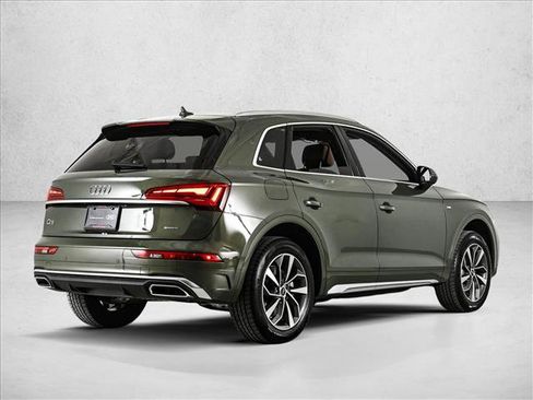 Certified 2025 Audi Q5 2.0T Premium Plus image 5