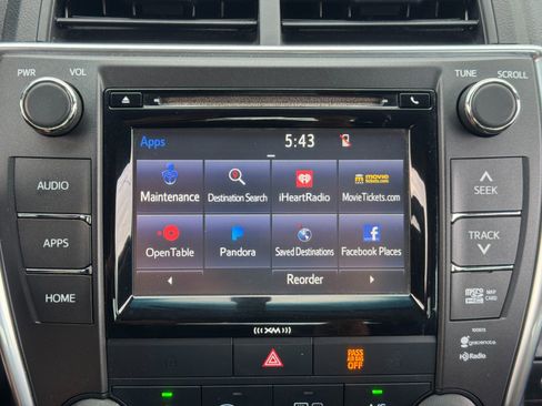 Used 2017 Toyota Camry SE image 26