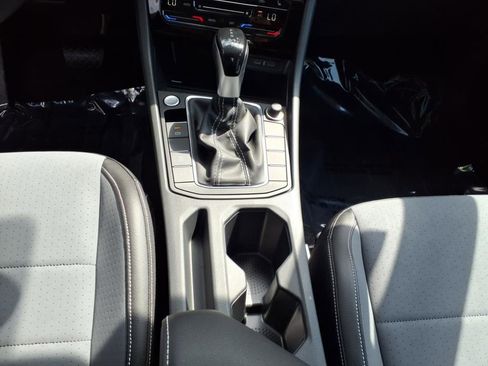 New 2025 Volkswagen Jetta SE FWD image 12