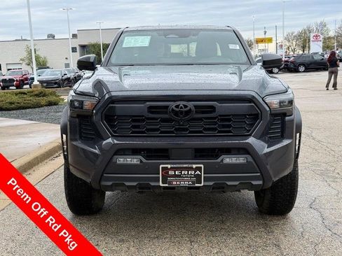 Used 2024 Toyota Tacoma TRD Off-Road w/ TRD Off Road Premium Package image 8