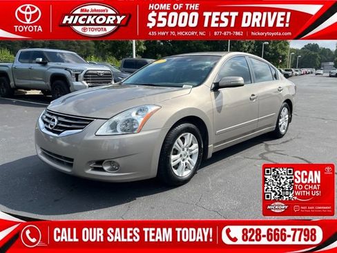 Used 2011 Nissan Altima 2.5 SL w/ 2.5SL Pkg FWD image 1