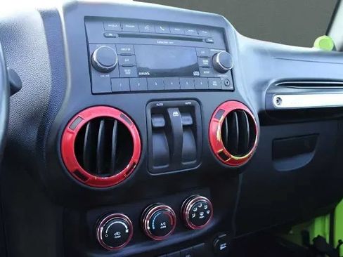 Used 2013 Jeep Wrangler Rubicon w/ PWR Convenience Group AWD/4WD image 37