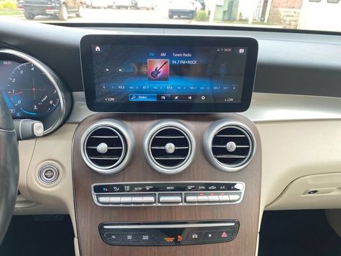 Used 2021 Mercedes-Benz GLC 300 4MATIC image 13
