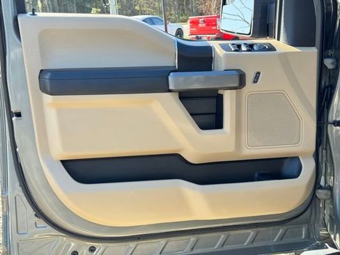 Used 2020 Ford F150 XLT image 21