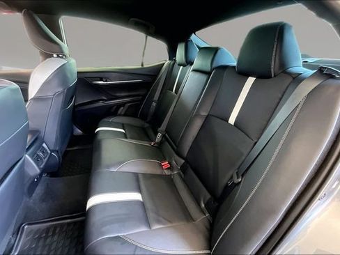 Used 2025 Toyota Camry SE FWD image 19
