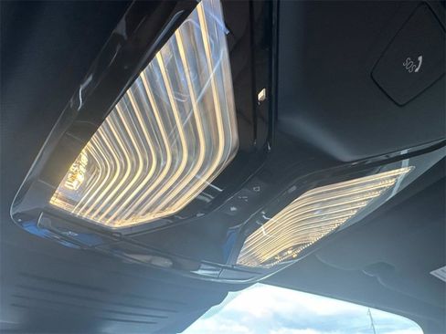 New 2026 BMW X5 M60i w/ Executive Package image 26