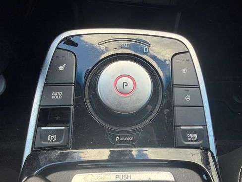 Used 2022 Kia Niro EX w/ Cold Weather Package FWD image 19