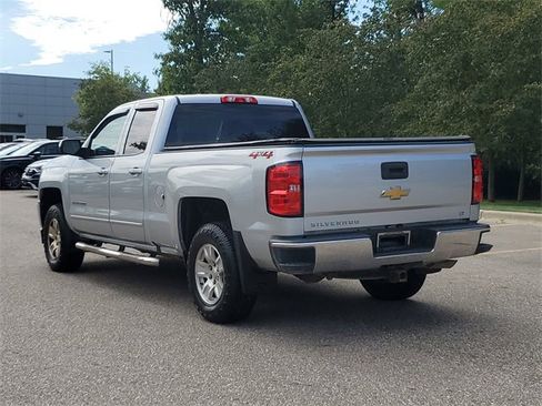 Used 2018 Chevrolet Silverado 1500 LT image 3