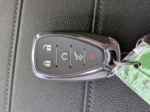 Used 2023 Chevrolet Traverse LT FWD image 31