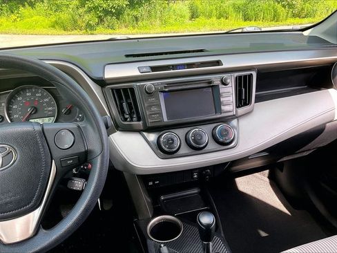 Used 2013 Toyota RAV4 LE AWD/4WD image 18