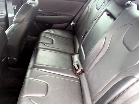 Used 2023 Hyundai Elantra Limited w/ Winter Weather Package image 15