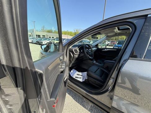 Used 2022 Ford Escape SEL AWD/4WD image 11