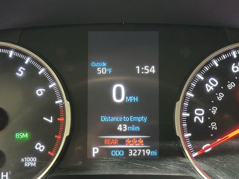 Used 2022 Toyota RAV4 XLE Premium image 13