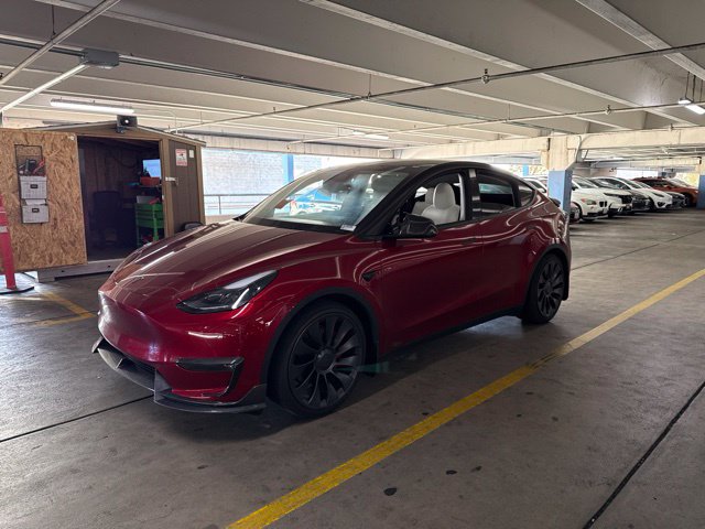 Used 2024 Tesla Model Y Performance AWD/4WD image 3