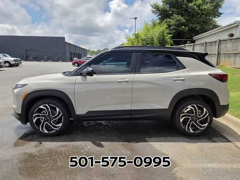 Used 2026 Chevrolet TrailBlazer RS FWD image 2