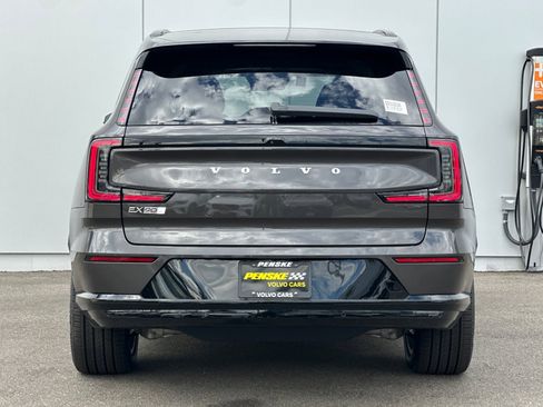 New 2025 Volvo EX90 Plus w/ Protection Package Premier image 4