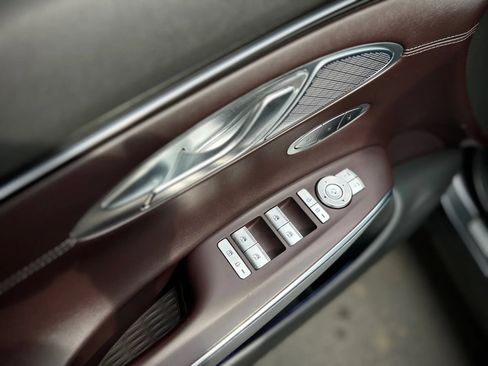 Used 2022 Genesis GV70 2.5T w/ Advanced Package AWD/4WD image 12