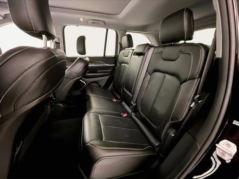 Used 2022 Jeep Grand Cherokee Limited 4xe w/ Luxury Tech Group II image 20