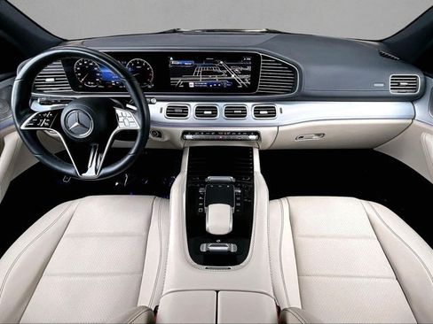 Certified 2025 Mercedes-Benz GLS 450 4MATIC image 16