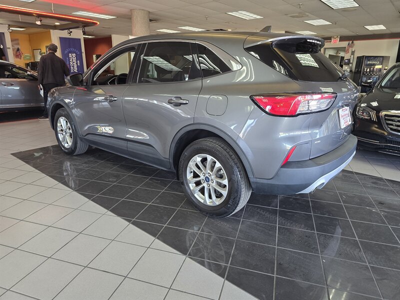 Used 2022 Ford Escape SE AWD/4WD image 6