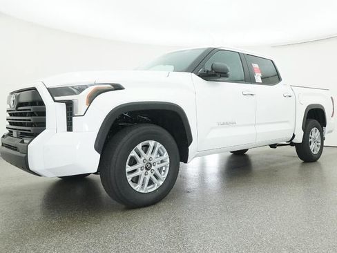 New 2026 Toyota Tundra SR5 AWD/4WD image 17
