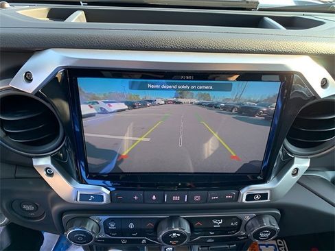 Used 2023 Jeep Gladiator Sport image 44