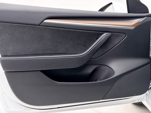 Used 2023 Tesla Model 3 Performance image 32