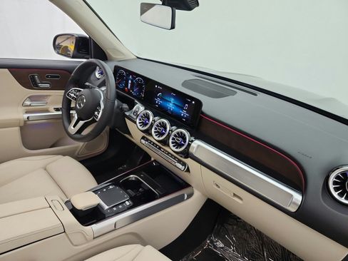 Used 2023 Mercedes-Benz GLB 250 image 19