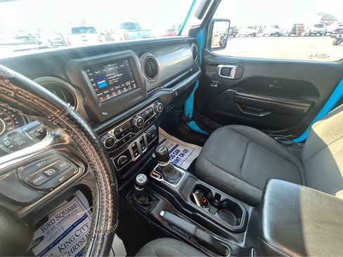 Used 2021 Jeep Wrangler Sport S image 23