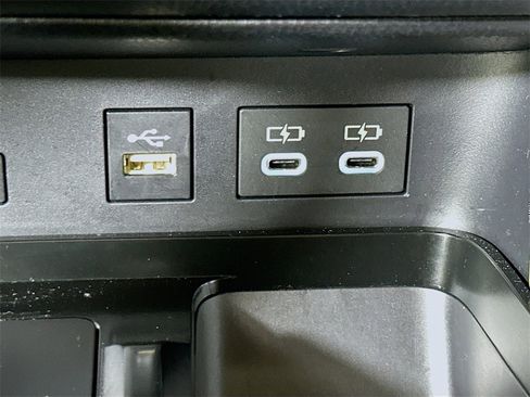 Used 2025 Toyota Camry LE image 29