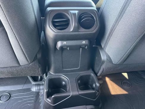 Used 2024 Jeep Wrangler Unlimited Sport AWD/4WD image 10