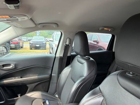 Used 2019 Jeep Compass Latitude AWD/4WD image 10