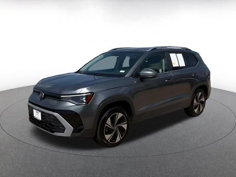 Used 2026 Volkswagen Taos SE AWD/4WD image 7