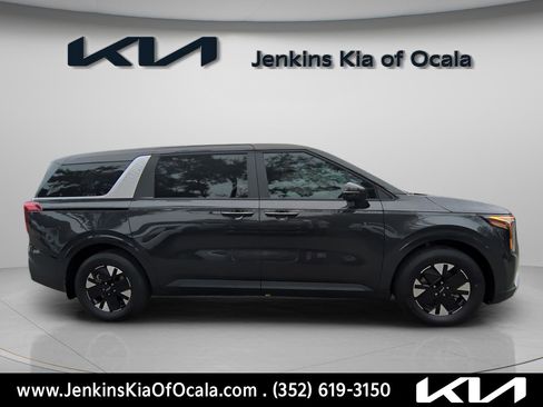 New 2026 Kia Carnival LXS image 2