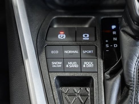 Used 2020 Toyota RAV4 XLE Premium image 25