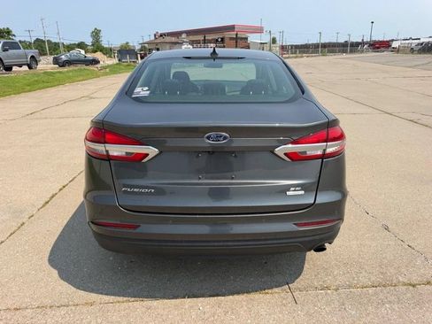 Used 2020 Ford Fusion SE FWD image 4