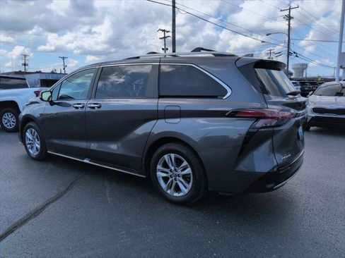 Certified 2025 Toyota Sienna Limited AWD/4WD image 3