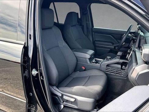Used 2025 Toyota 4Runner SR5 AWD/4WD image 7