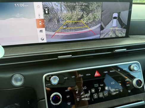 Used 2025 Genesis GV80 2.5T Advanced image 16