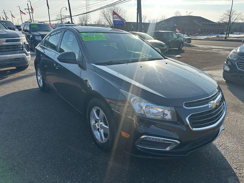 Used 2015 Chevrolet Cruze LT w/ Sun And Sound Package image 9