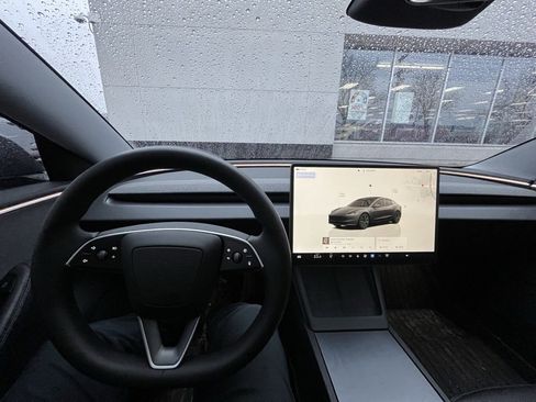 Used 2025 Tesla Model 3 Long Range image 31