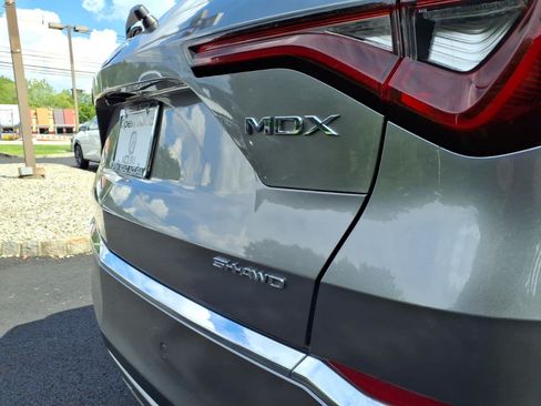 Certified 2025 Acura MDX SH-AWD w/ Technology Package image 9