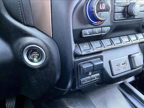 Used 2021 Chevrolet Silverado 1500 High Country w/ Technology Package image 24