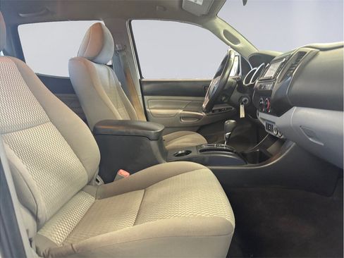 Used 2014 Toyota Tacoma 2WD Double Cab w/ Convenience Package image 18