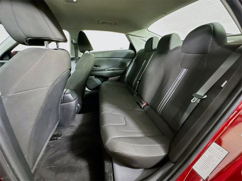 Used 2024 Hyundai Elantra SEL image 14