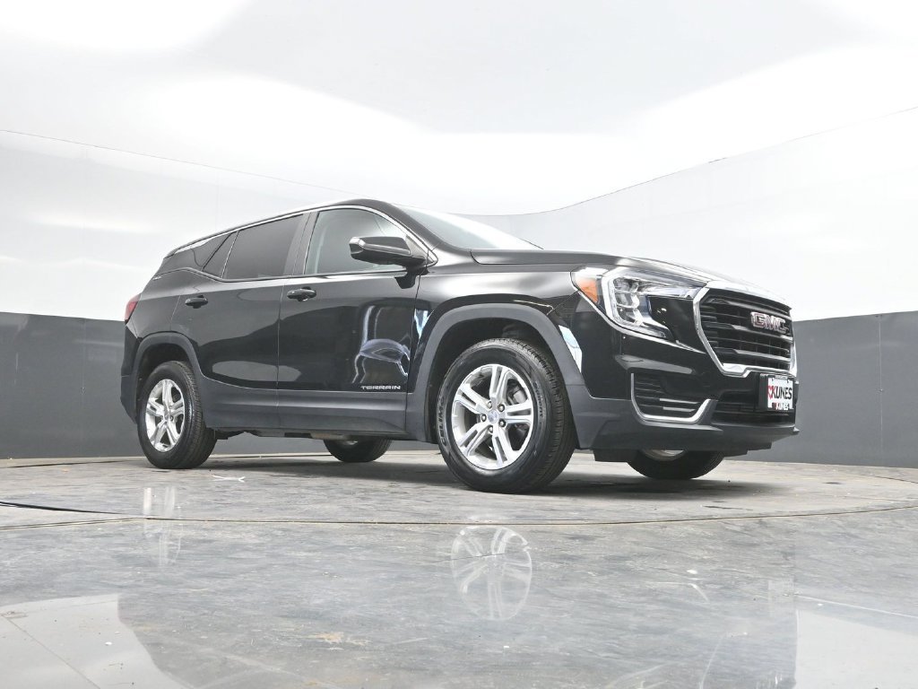 Used 2024 GMC Terrain SLE AWD/4WD image 30