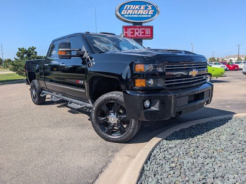 Used 2019 Chevrolet Silverado 2500 LTZ w/ Duramax Plus Package AWD/4WD image 2