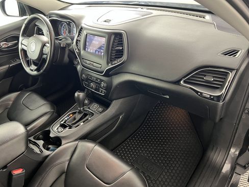 Used 2020 Jeep Cherokee Latitude Plus AWD/4WD image 24