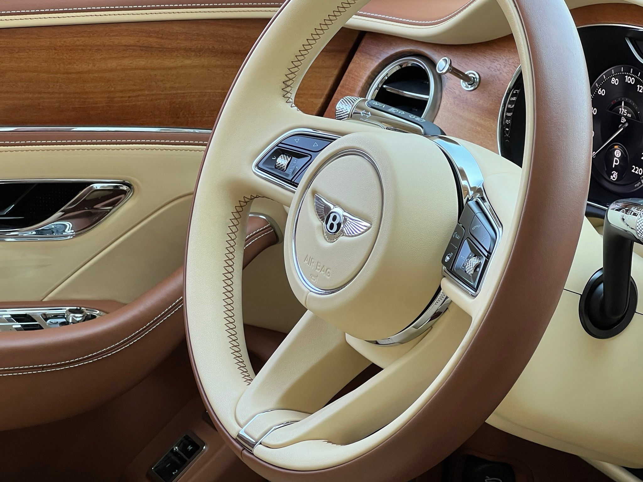 Used 2023 Bentley Flying Spur W12 AWD/4WD image 26
