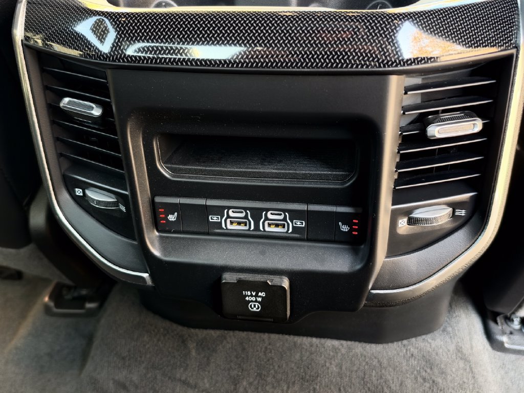 Used 2022 RAM 1500 Laramie AWD/4WD image 16